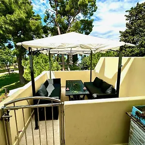 Mirta Deluxe Superior 5 Star Apartment, Your Piece Of Heaven By The Sea & Park, With Sea & Park View Apartment